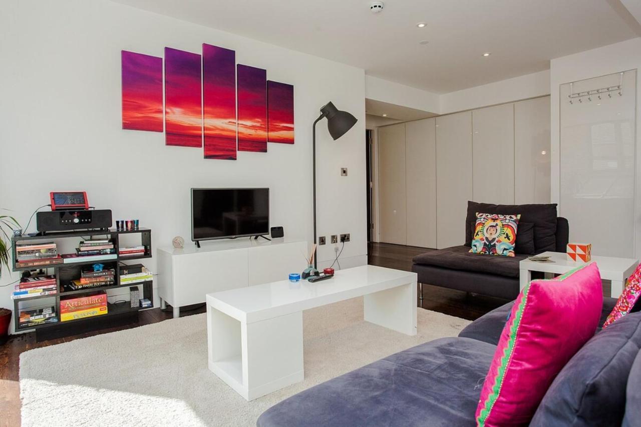 Beautiful Newly Renovated 2 Bed In Bank * Londra